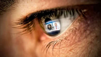 Screens & Your Eyes: A Guide to Maintaining Healthy Vision in the Digital World